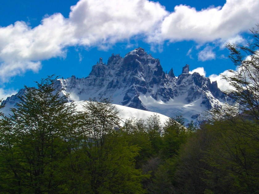 Villa Castillo Twitter Instagram-001